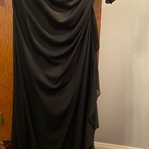 Formal long black dress - Picture 3 of 7